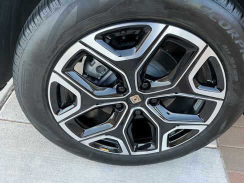 Used 2024 Rivian R1T Adventure image 16