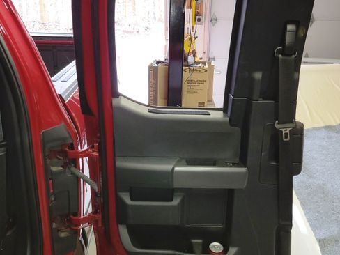 Used 2022 Ford F150 Lariat w/ Max Trailer Tow Package image 9