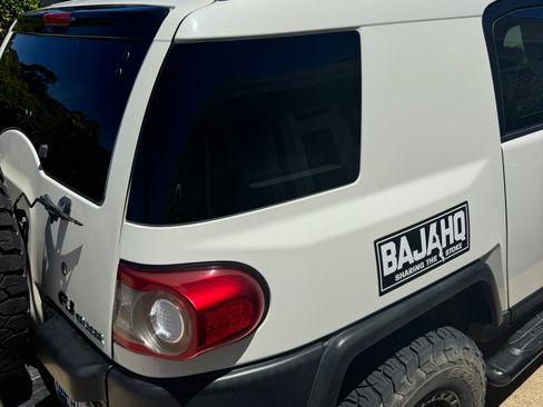 Used 2014 Toyota FJ Cruiser 4WD w/ Upgrade Package image 2