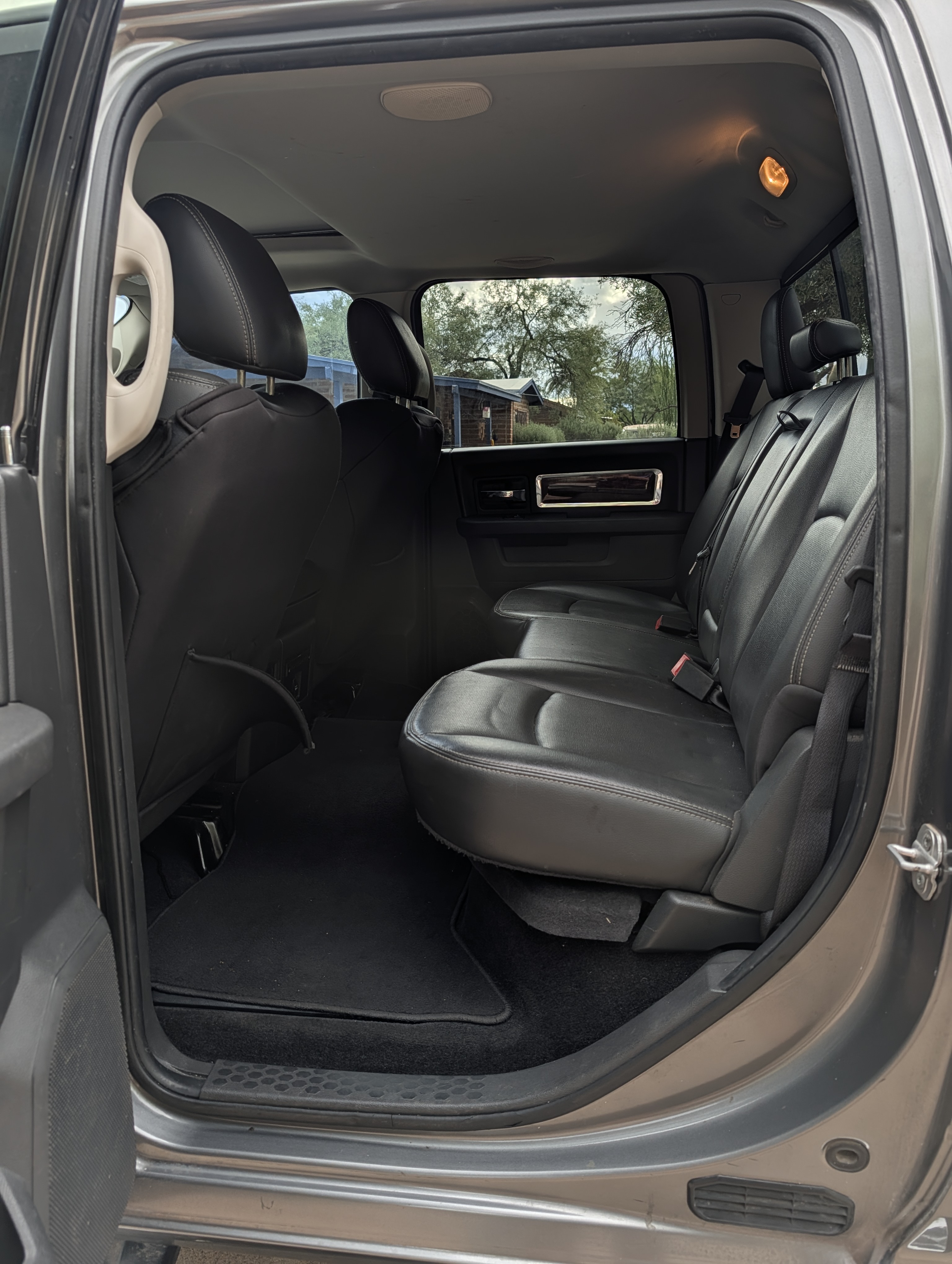 Used 2012 RAM 1500 Laramie RWD image 5