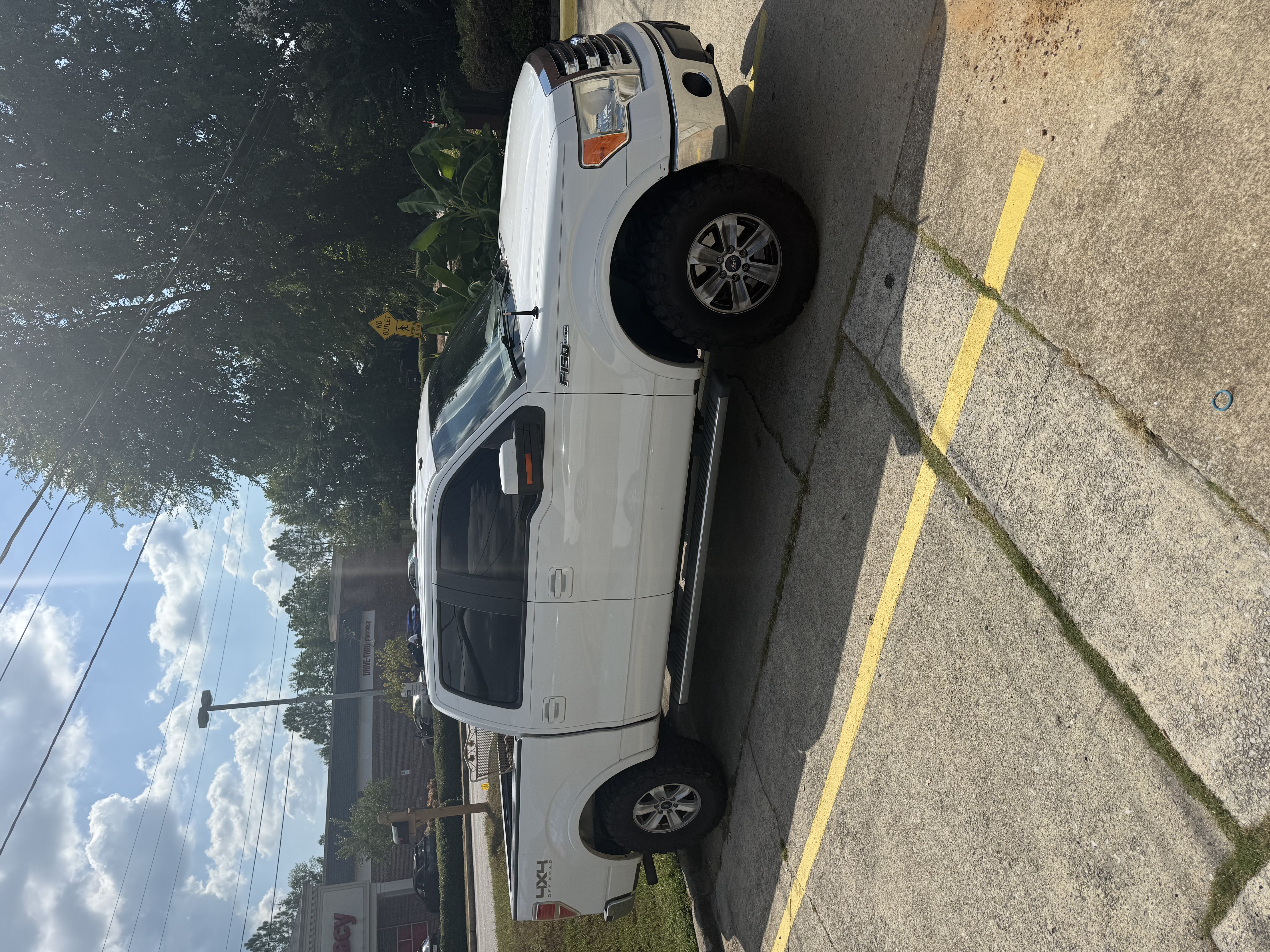 Used 2013 Ford F150 Lariat w/ Mid Equipment Group AWD/4WD image 4