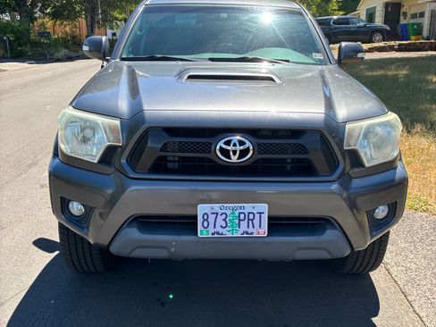 Used 2014 Toyota Tacoma 4x4 Access Cab V6 w/ TRD Sport Package image 6