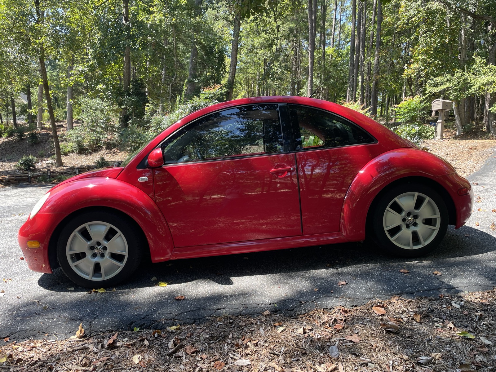 Used 2002 Volkswagen Beetle S FWD image 2