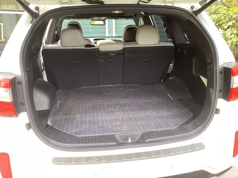 Used 2014 Kia Sorento SX image 11