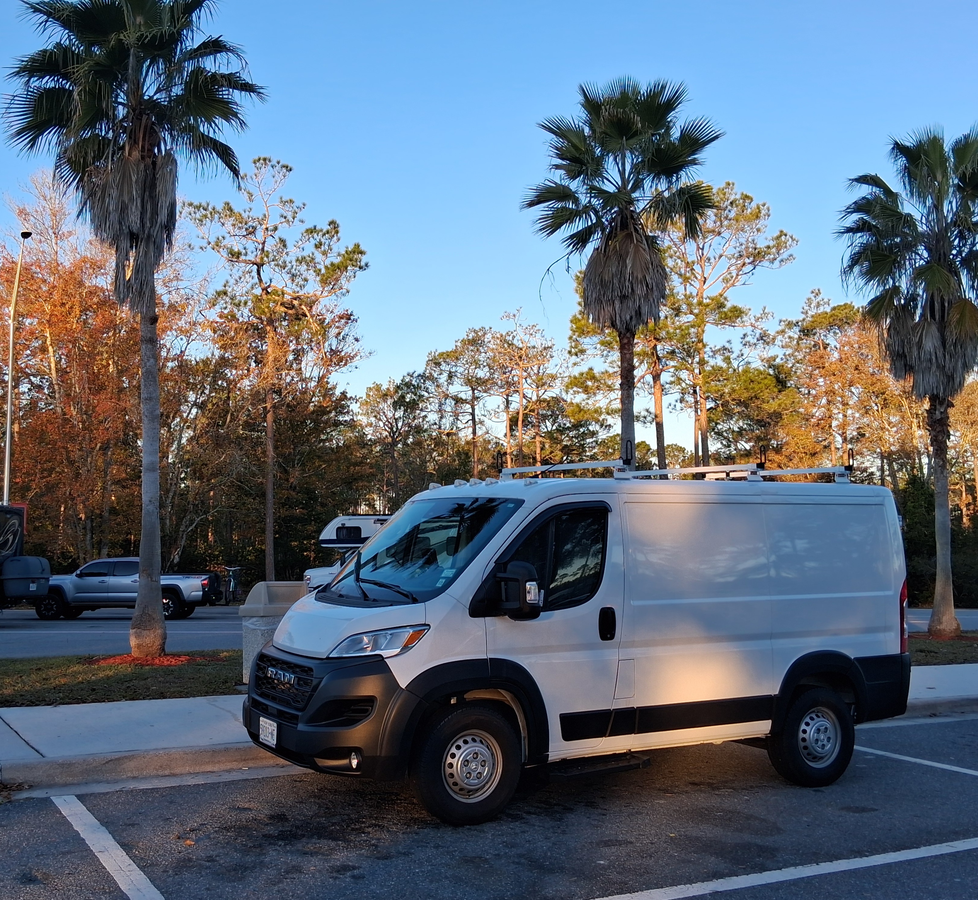 Used 2024 RAM ProMaster 1500 w/ Convenience Group FWD image 1