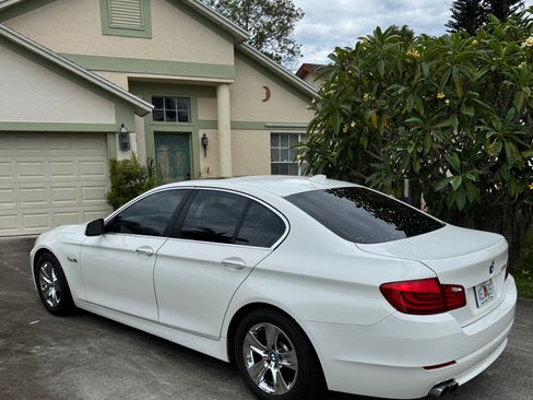 Used 2013 BMW 528i Sedan RWD image 6