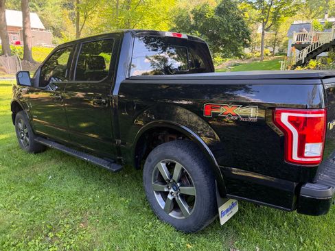 Used 2017 Ford F150 XLT w/ Equipment Group 302A Luxury AWD/4WD image 4