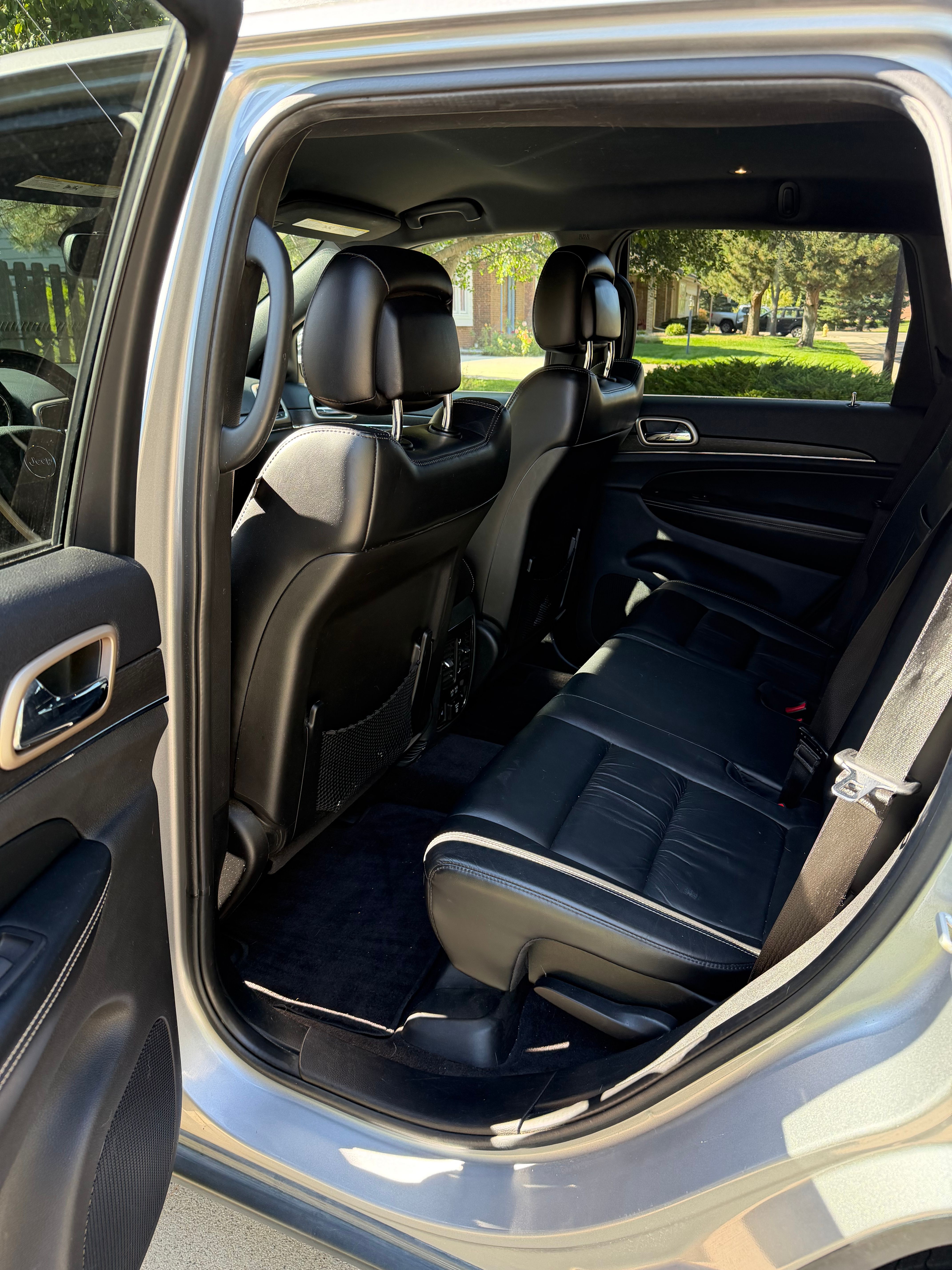 Used 2016 Jeep Grand Cherokee Limited AWD/4WD image 14