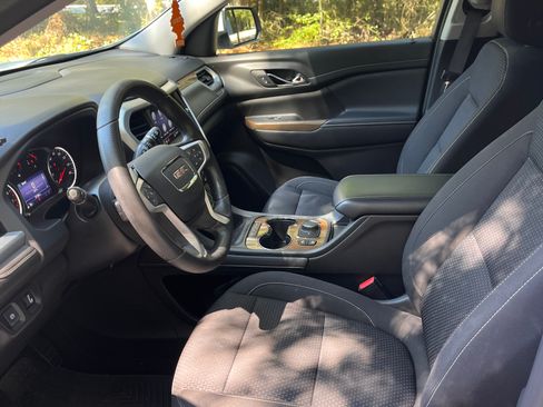 Used 2022 GMC Acadia SLE w/ Driver Convenience Package image 15