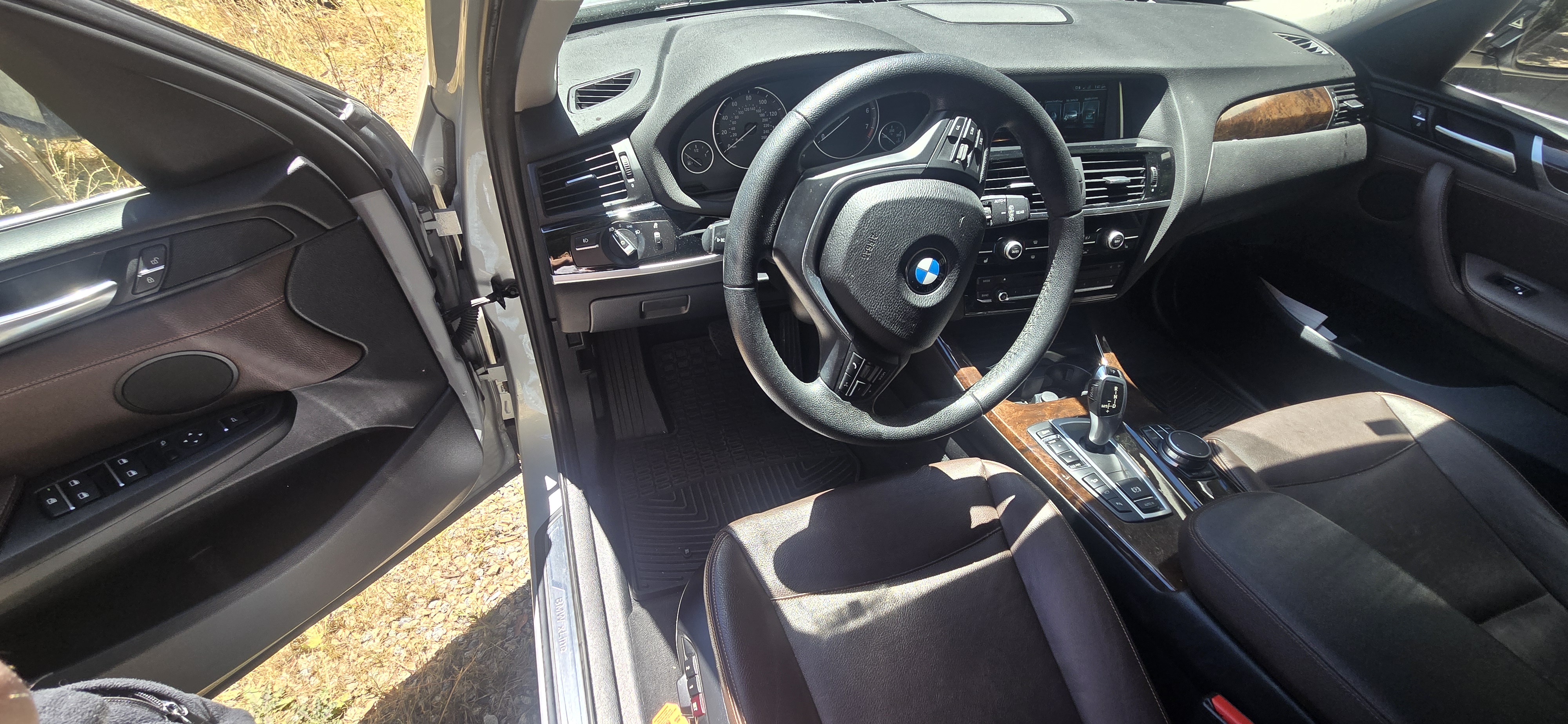 Used 2017 BMW X3 xDrive28i AWD/4WD image 2