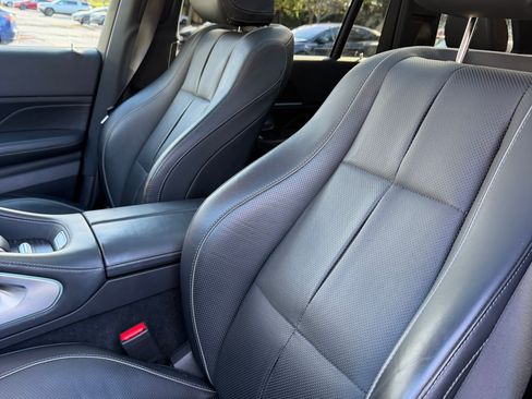 Used 2022 Mercedes-Benz GLS 450 4MATIC image 12