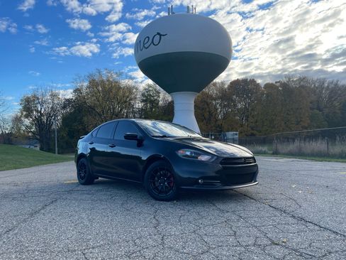 Used 2014 Dodge Dart SXT image 1