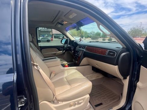 Used 2007 Chevrolet Tahoe LT w/ LT Preferred Equipment Group image 9