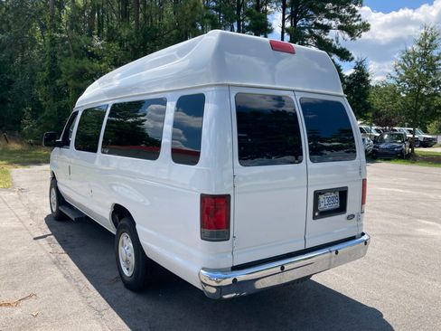 Used 2013 Ford E-250 and Econoline 250 Extended w/ Premium Van Group RWD image 5