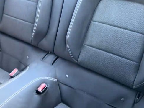 Used 2015 Ford Mustang Coupe RWD image 18