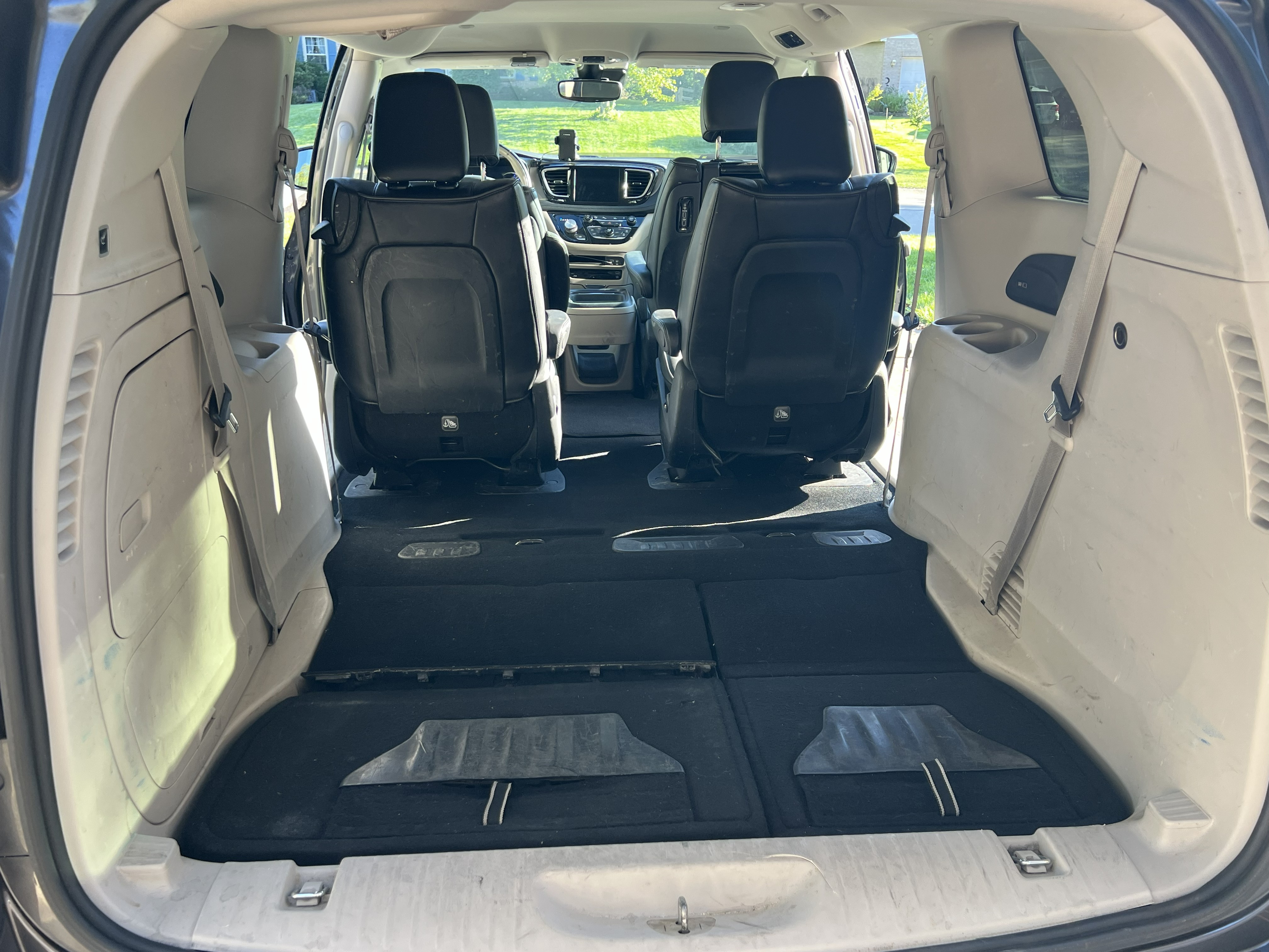 Used 2017 Chrysler Pacifica Platinum FWD image 24