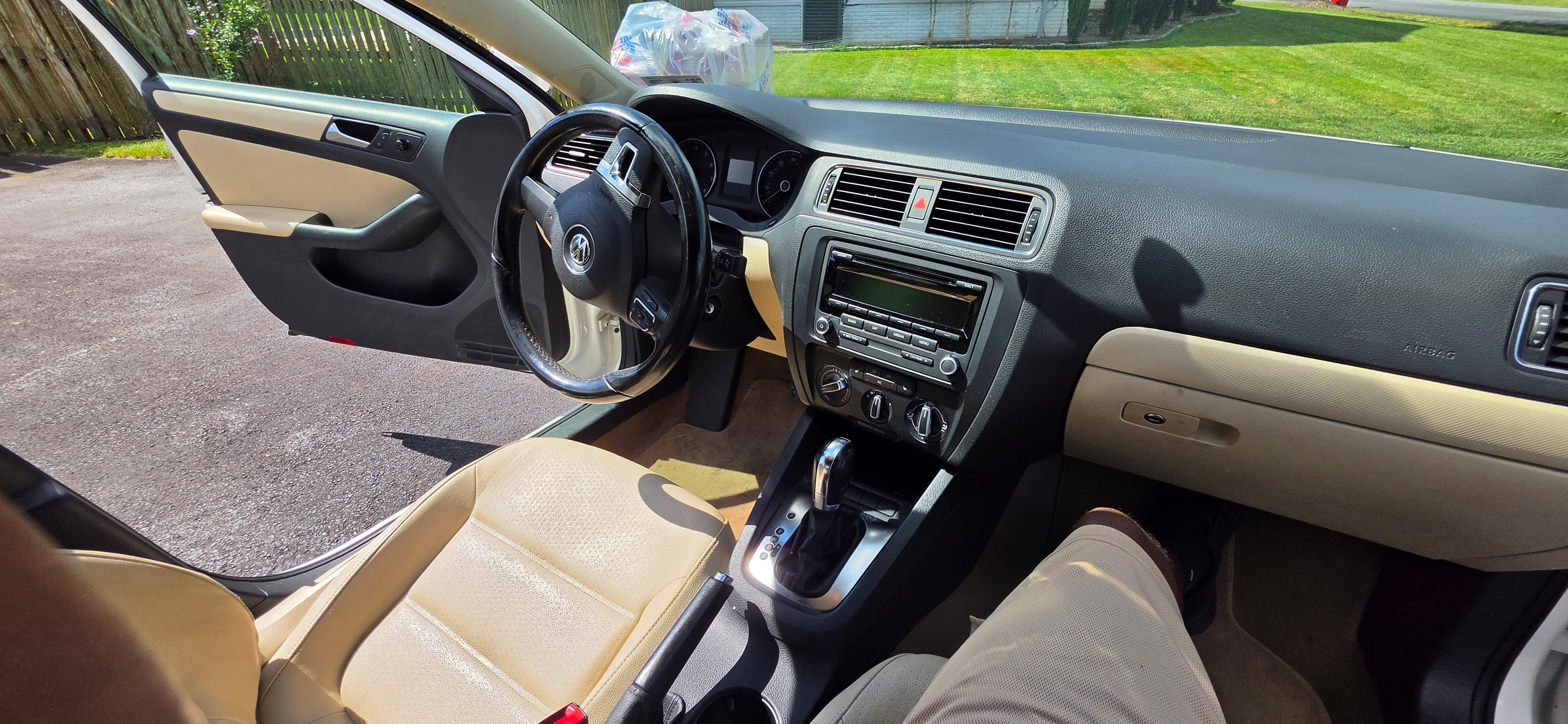 Used 2012 Volkswagen Jetta SE FWD image 17