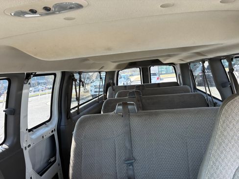Used 2008 Chevrolet Express 3500 Extended Passenger w/ LT Preferred Equipment Group image 6