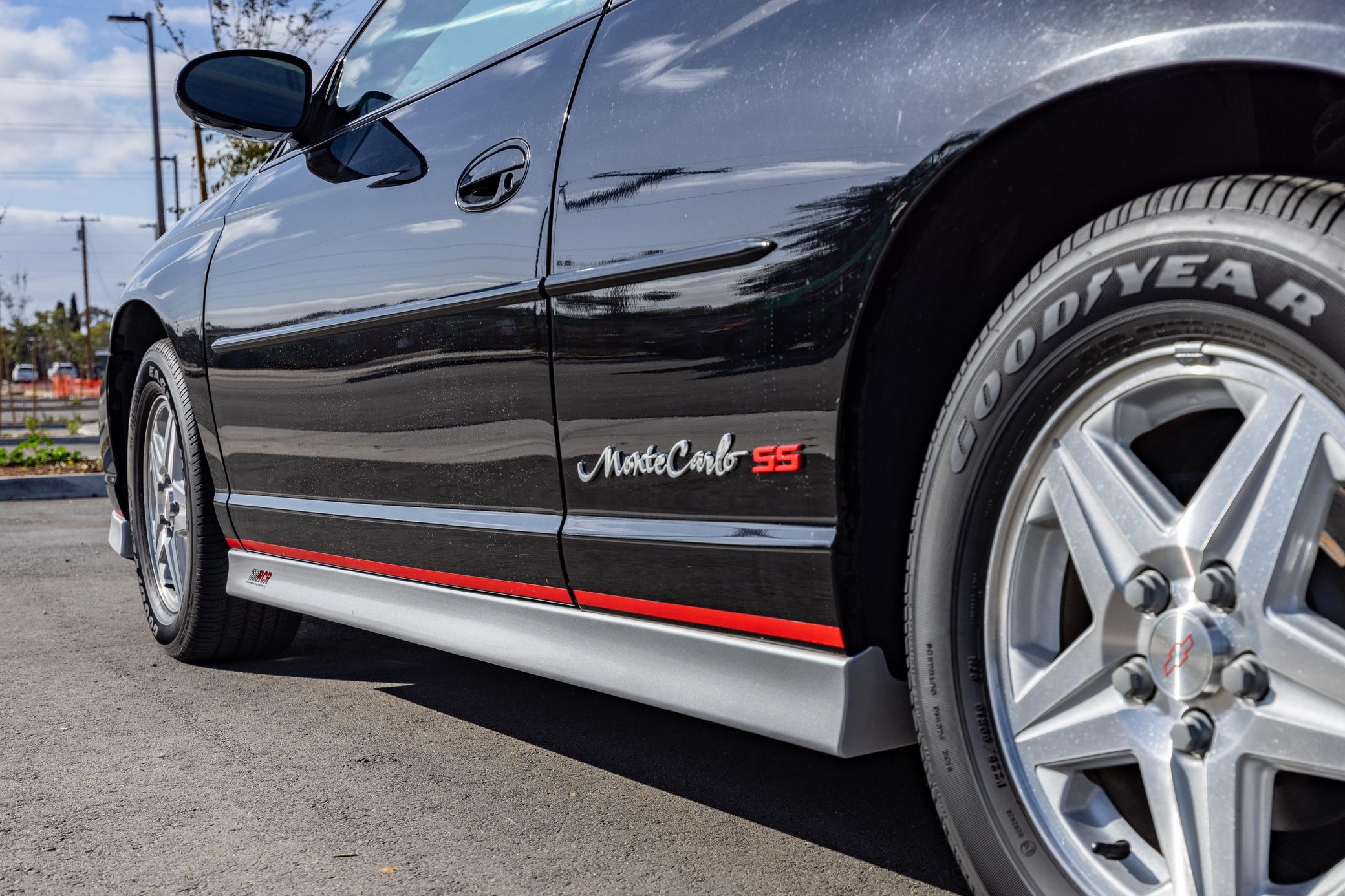Used 2002 Chevrolet Monte Carlo SS w/ Preferred Equipment Group FWD image 2