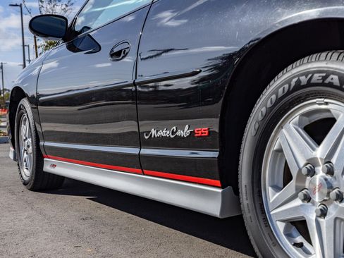 Used 2002 Chevrolet Monte Carlo SS w/ Preferred Equipment Group FWD image 2