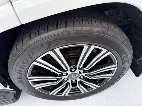 Used 2024 Lexus LX 600 4WD w/ Appearance Package image 9