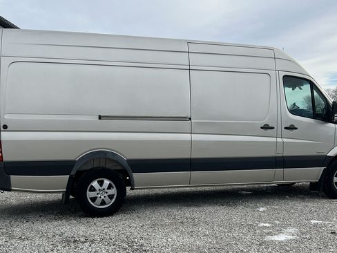Used 2016 Mercedes-Benz Sprinter 2500 image 6