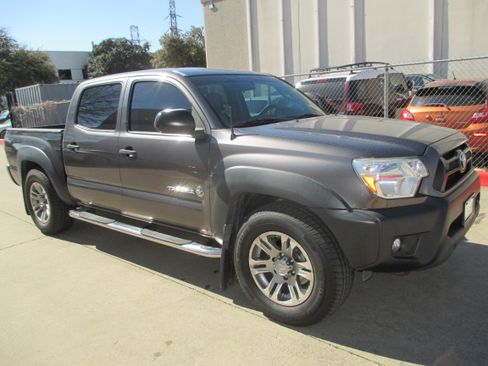 Used 2015 Toyota Tacoma PreRunner image 5