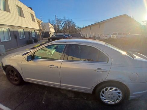 Used 2010 Ford Fusion SE image 4