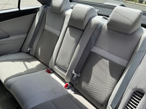 Used 2012 Toyota Camry XLE w/ Convenience Pkg image 11
