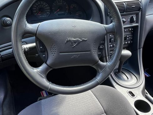Used 2001 Ford Mustang Coupe RWD image 10