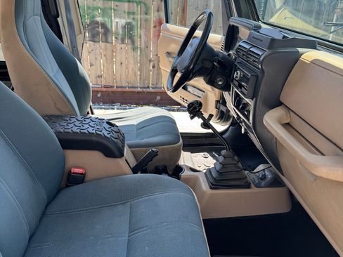 Used 2002 Jeep Wrangler Sahara AWD/4WD image 9