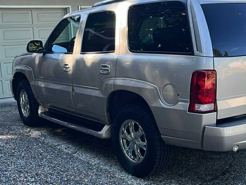 Used 2005 Cadillac Escalade AWD image 11