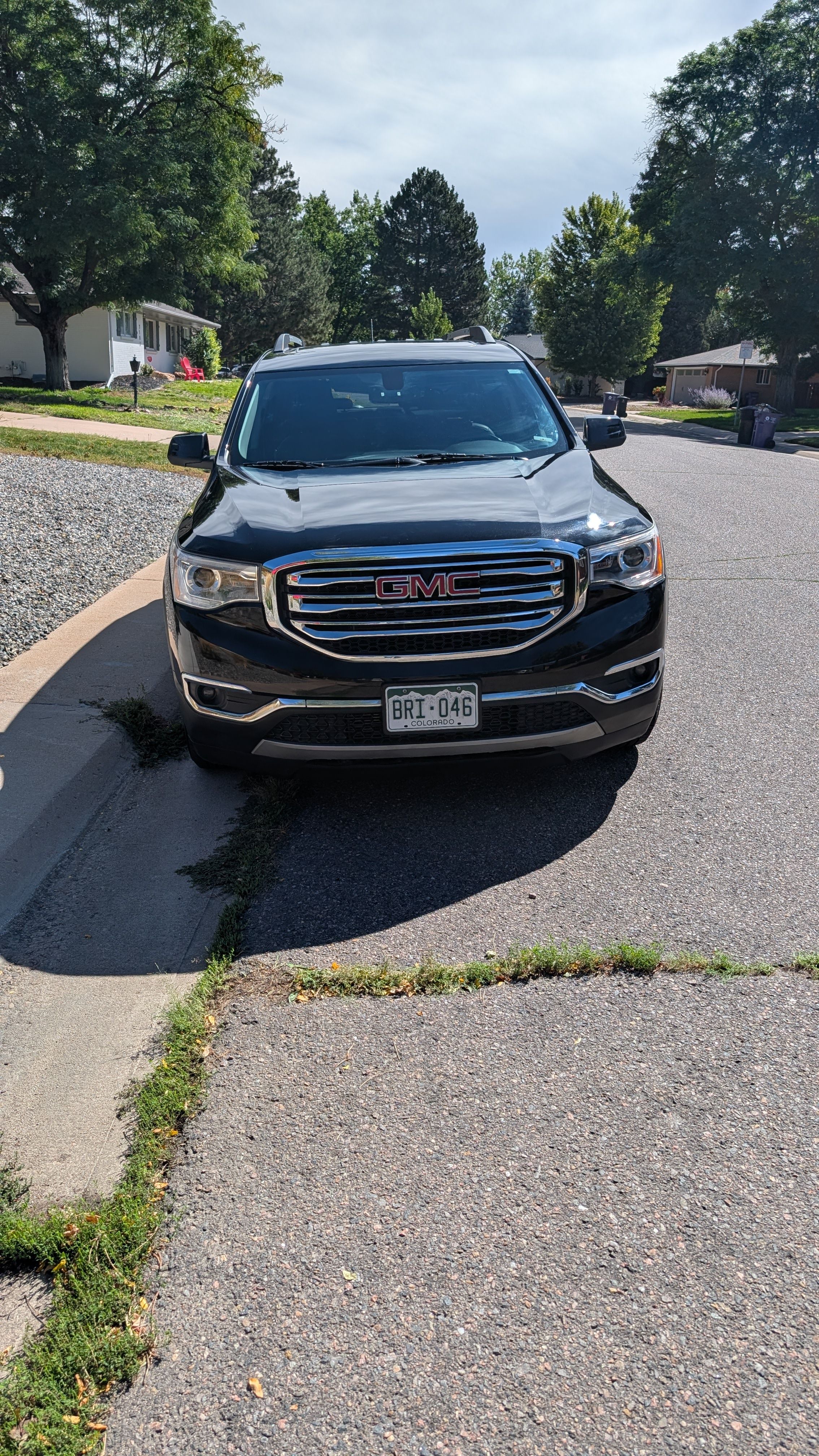 Used 2017 GMC Acadia SLT AWD/4WD image 1