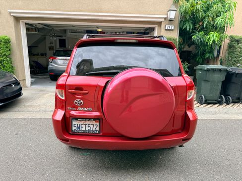 Used 2007 Toyota RAV4 2WD w/ 3rd Row image 8