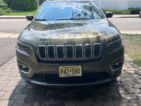Used 2019 Jeep Cherokee Limited AWD/4WD image 19