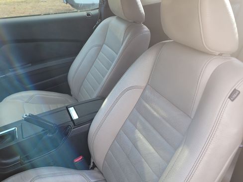 Used 2014 Ford Mustang GT image 5