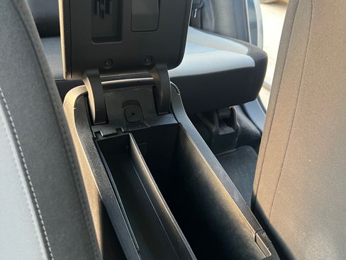 Used 2019 Chevrolet Equinox LT image 2