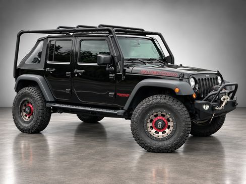Used 2017 Jeep Wrangler Unlimited Rubicon AWD/4WD image 2