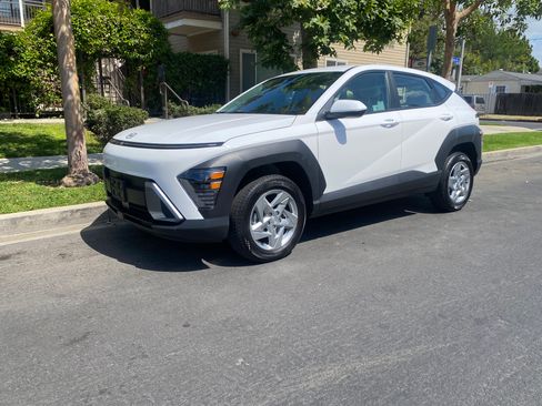 Used 2024 Hyundai Kona SE AWD/4WD image 5