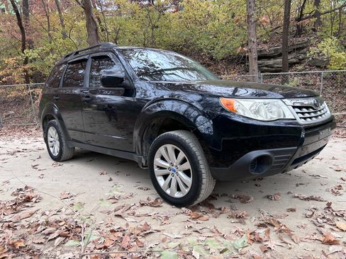 Used 2011 Subaru Forester 2.5X w/ Alloy Wheel Value Pkg image 9