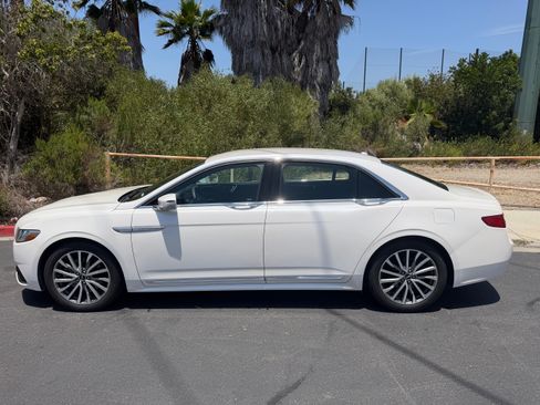 Used 2017 Lincoln Continental Select FWD image 9
