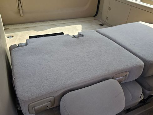 Used 2008 Chevrolet Suburban LS image 17