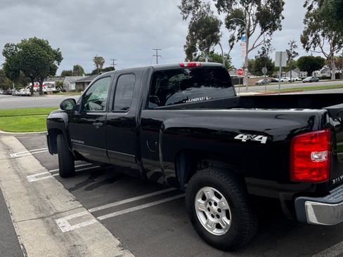 Used 2007 Chevrolet Silverado 1500 LT w/ 1LT Convenience Package AWD/4WD image 5