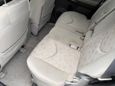 Used 2012 Toyota RAV4 4WD w/ Value Pkg image 4