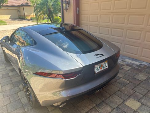 Used 2021 Jaguar F-TYPE Coupe RWD image 2