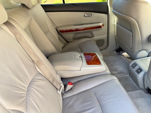 Used 2005 Lexus RX 330 AWD w/ Premium Plus Pkg image 5
