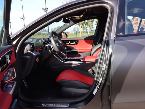 Used 2024 Mercedes-Benz C 300 Sedan image 9