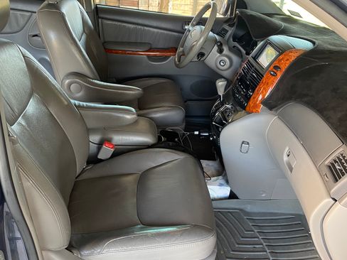 Used 2010 Toyota Sienna XLE image 15