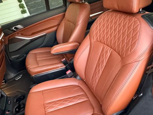 Used 2023 BMW X7 M60i w/ Executive Package image 10