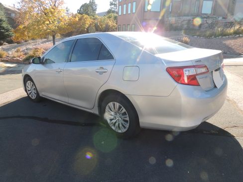 Used 2013 Toyota Camry LE image 8